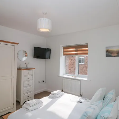 Weydale Avenue Apartment