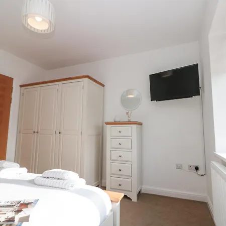 Weydale Avenue Apartment *