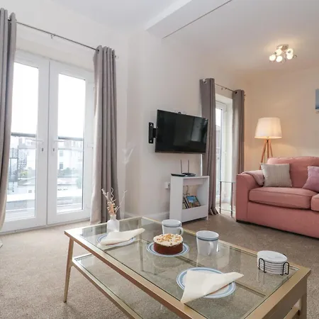 Weydale Avenue Apartment